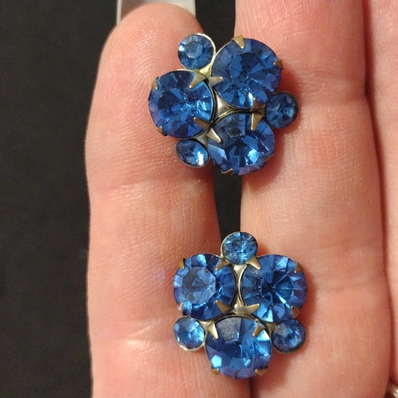 Vintage Cobalt Blue Rhinestone Screw Back Earrings - Picture 2 of 5